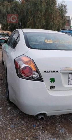 نيسان ألتيما